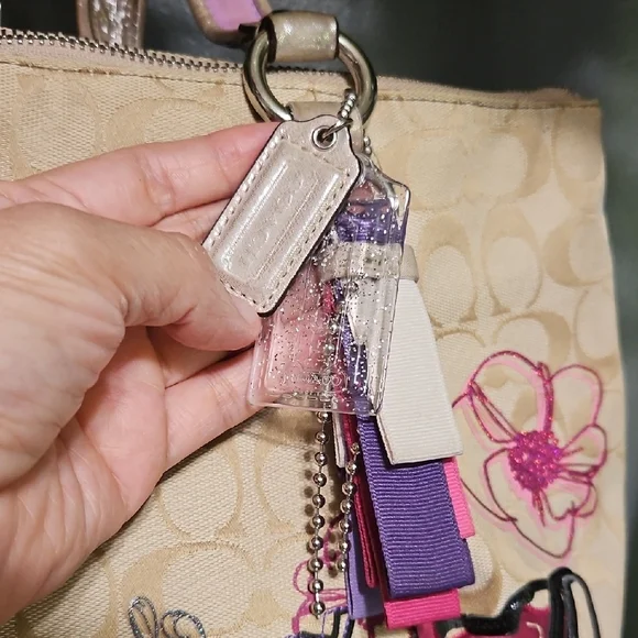 COACH EUC POPPY TOTE AND MATCHING WRISLET BUNDLE - Picture 2 of 16